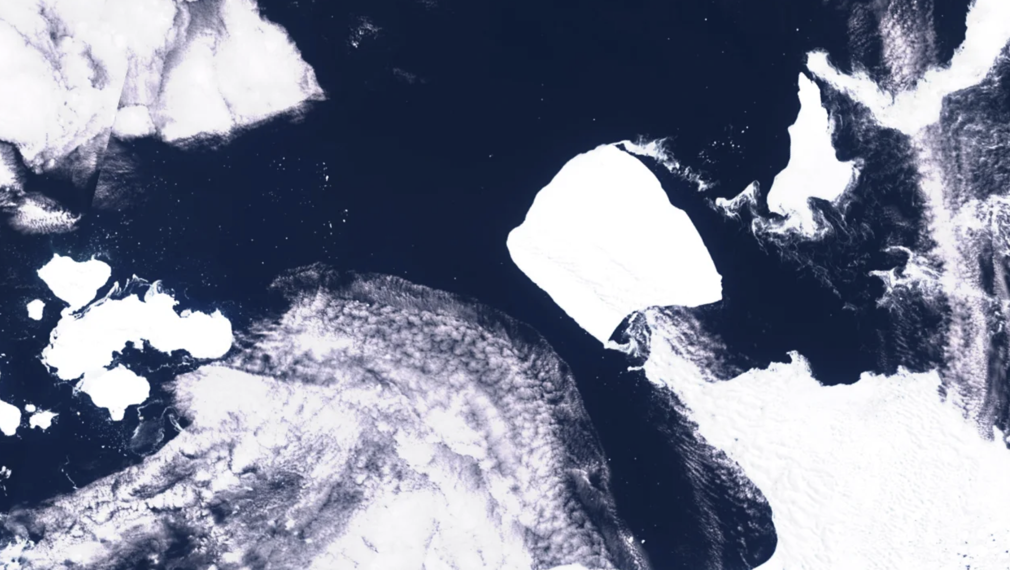Tảng băng trôi lớn gấp 3 thành phố New York dịch chuyển khiến các nhà khoa học lo sợ - Ảnh 1.