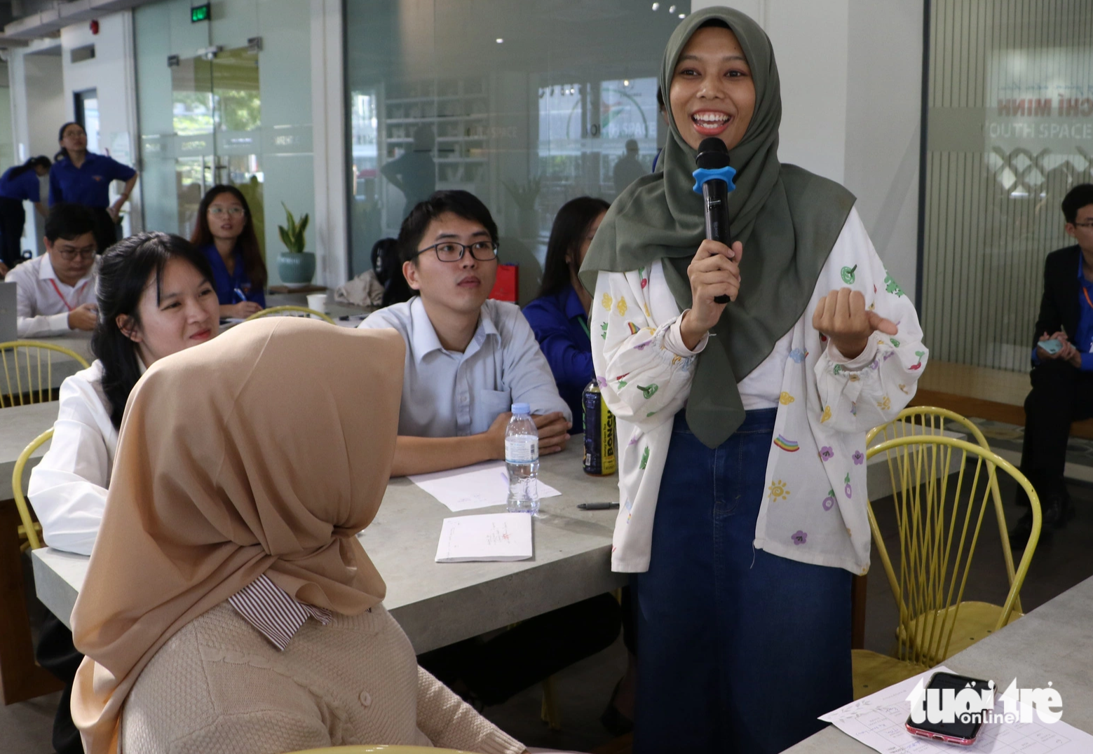Đại biểu thảo luận và chia sẻ giải pháp liên quan đến phát triển bền vững chiều 12-12 tại Festival thanh niên ASEAN - Nhật Bản 2023 - Ảnh: BÌNH MINH