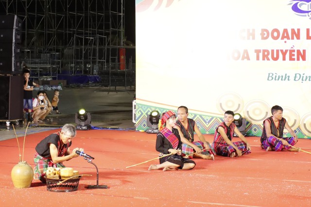 Đặc sắc lễ hội đập trống của người Ma Coong - Ảnh 1.