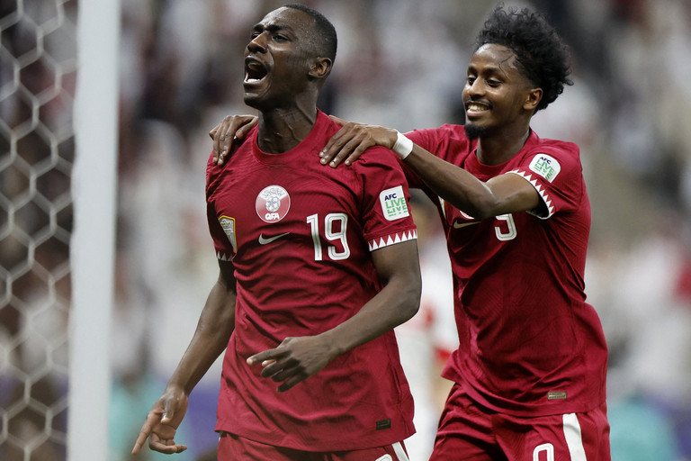 Asian Cup: Qatar thắng "hủy diệt" Lebanon trong ngày khai mạc - Ảnh 1.
